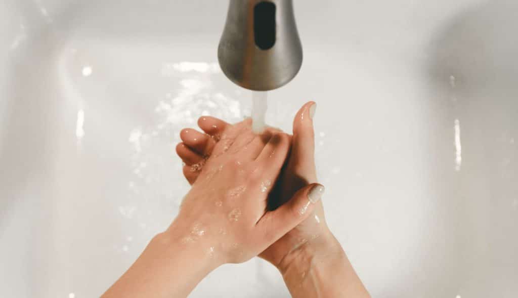 patient washing hands